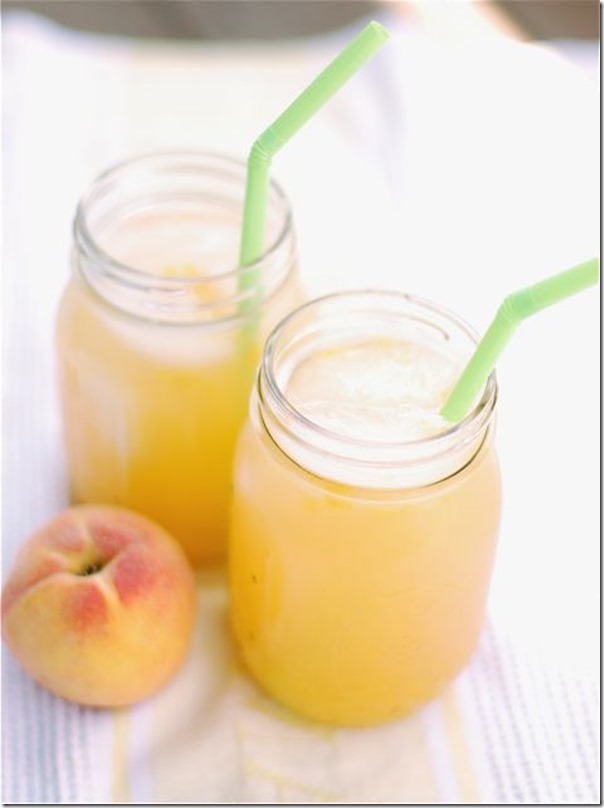 lemonade-recipe-peach-in-mason-jar