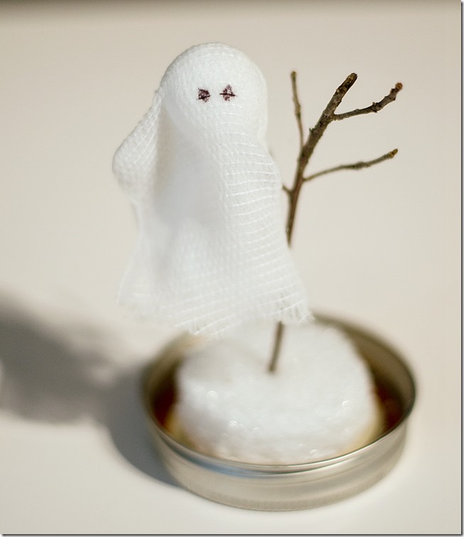 Halloween-craft-ghosts-in-ball-mason-jars-15