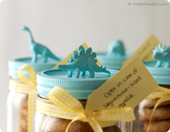 kid-gift-ideas-with-dinosaurs