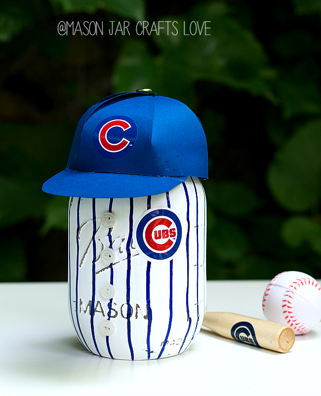 Mason Jar Craft: Cubs Baseball Uniform Mason Jar