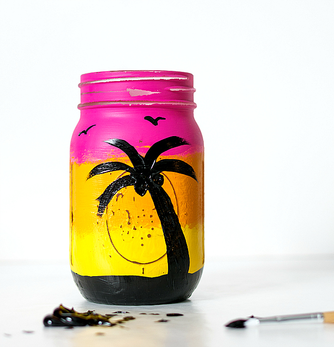 Mason Jar Crafts: Painted & Distressed Sunset Mason Jars