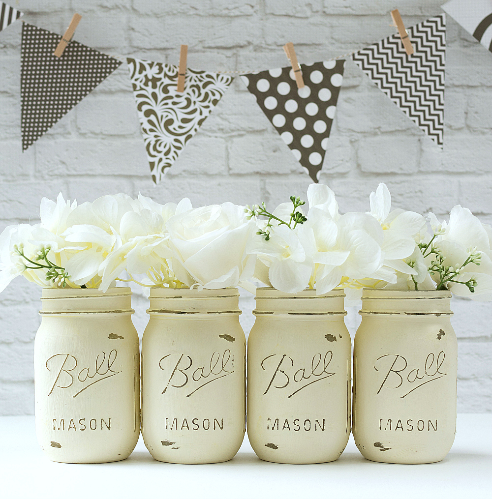 http://masonjarcraftslove.com/wp-content/uploads/2016/02/Painted-Mason-Jars-Annie-Sloan-Chalk-Paint-Old-White-1-of-1.jpg