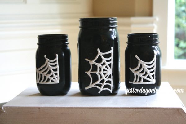Mason Jar Craft Idea for Halloween