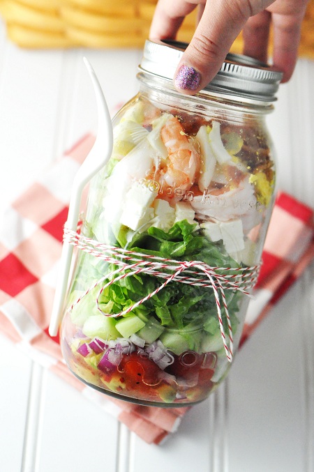 http://masonjarcraftslove.com/wp-content/uploads/2016/08/Mason-Jar-Salad-Shrimp_Feta_Cobb_Salad_in_a_jar_21.jpg