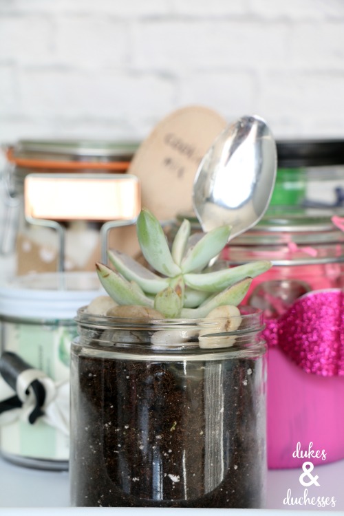 Mason Jar Christmas Gift Ideas - Holiday Gift Ideas in Mason Jars - Homemade Gift Ideas