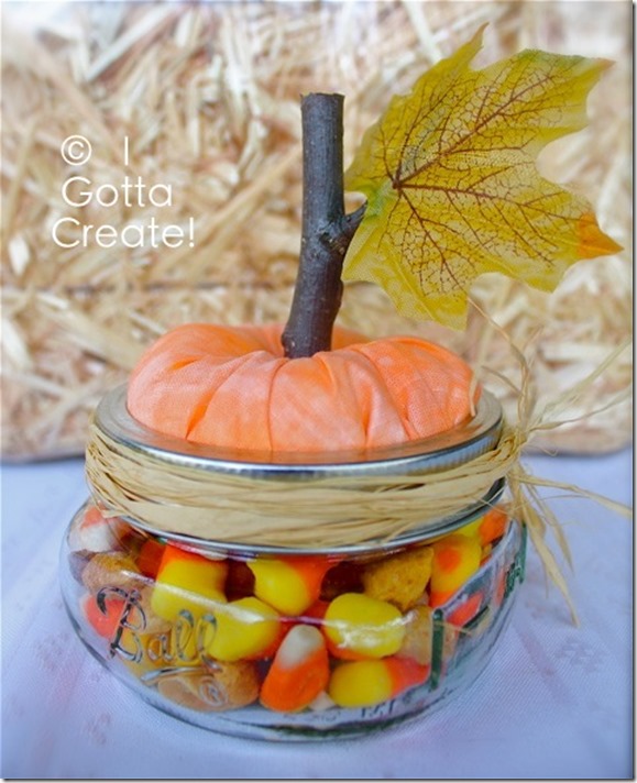 Sweet Treat Pumpkins - Mason Jar Crafts Love.