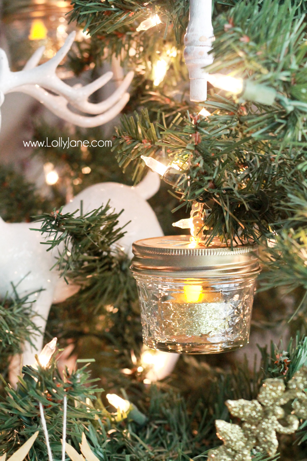 Mason Jar Christmas Ornament Craft Ideas. DIY Mason Jar Ornaments - Christmas Crafts with Mason Jars - Homemade Ornament Craft Ideas. Mini Mason Jar Ornaments tutorial. Mason Jar Lid Ornaments. Mason Jar Lid Mini Wreath Ornaments.