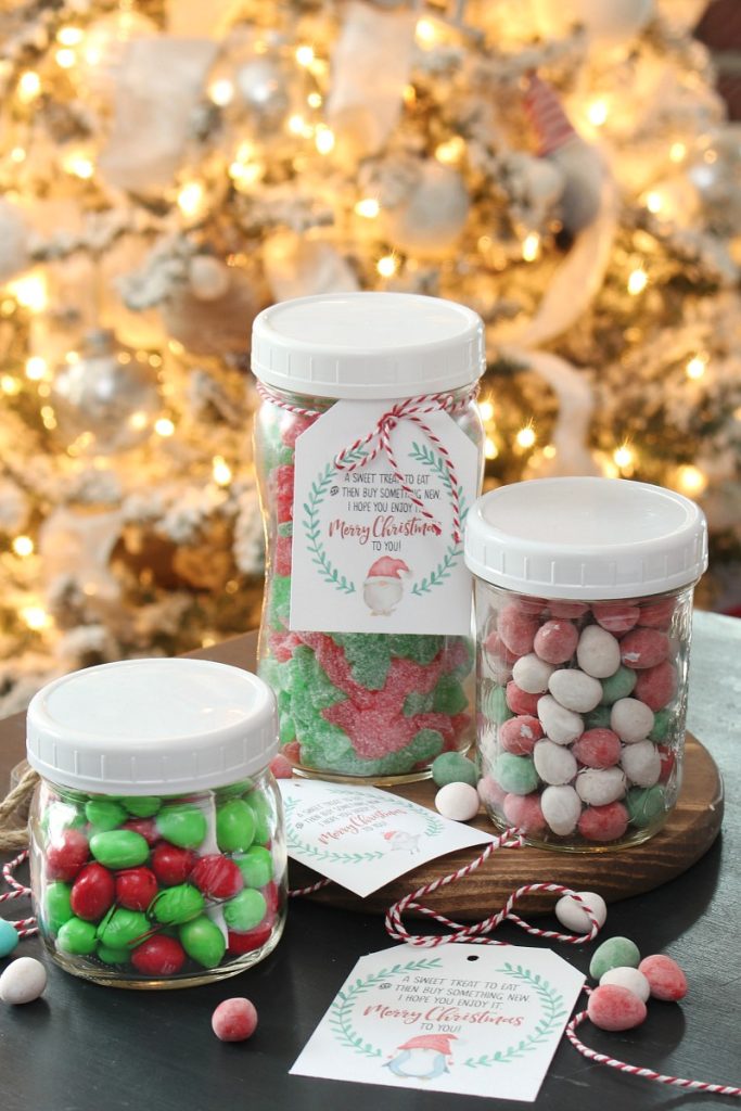 Gift Cards in Candy Filled Mason Jar Ideas for Christmas. Mason Jar Holiday Gift Card Holders. Mason Jar Christmas Gift Card Holder Ideas. Creative ways to Package Gift Cards in Mason Jars.