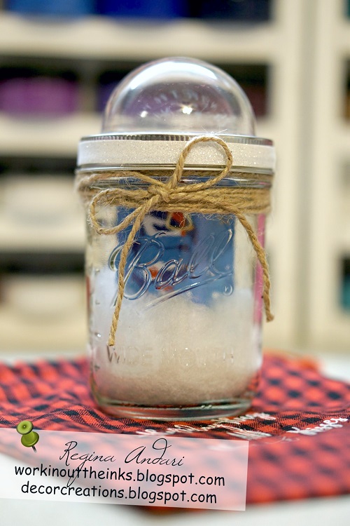 Mason Jar Holiday Gift Card Holders. Mason Jar Christmas Gift Card Holder Ideas. Creative ways to Package Gift Cards in Mason Jars.