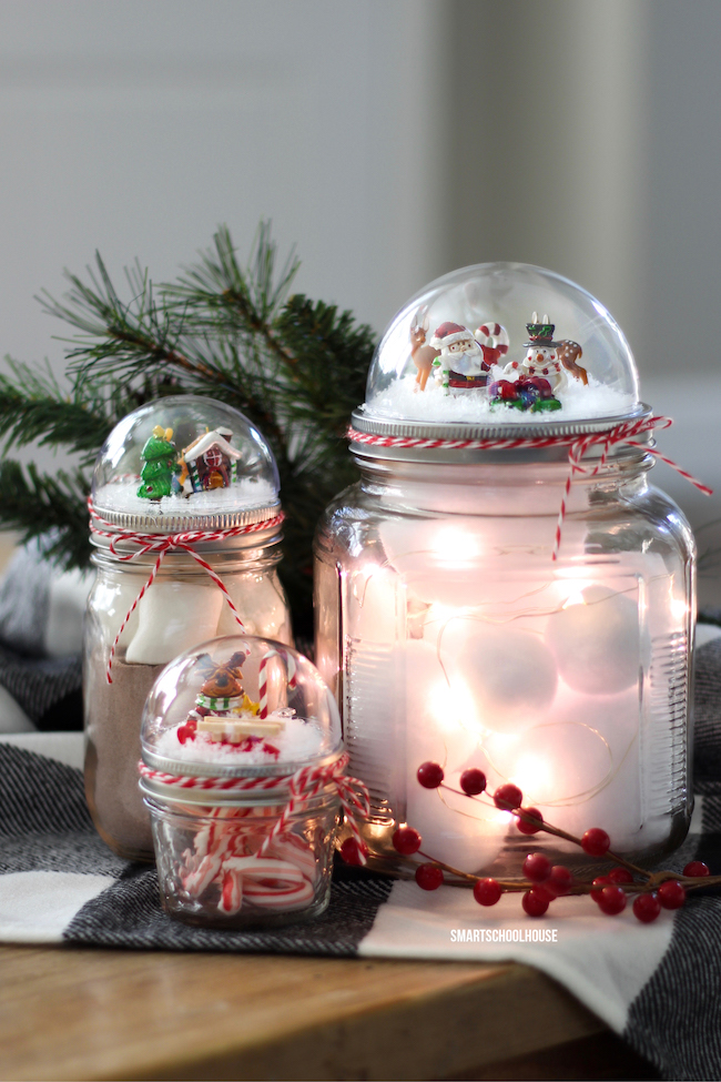 Mason Jar Lid Snow Globe Ideas. Mason Jar Snow Globe Craft Ideas. Bottle Brush Trees in Mason Jar Snow Globes. How to Make a Snow Globe in a Jar. Kids Craft Ideas for Christmas with Mason Jars. Gift Ideas in Mason Jars. Winter Crafts Ideas with Snow Globes. Mason Jar Crafts for Christmas. 