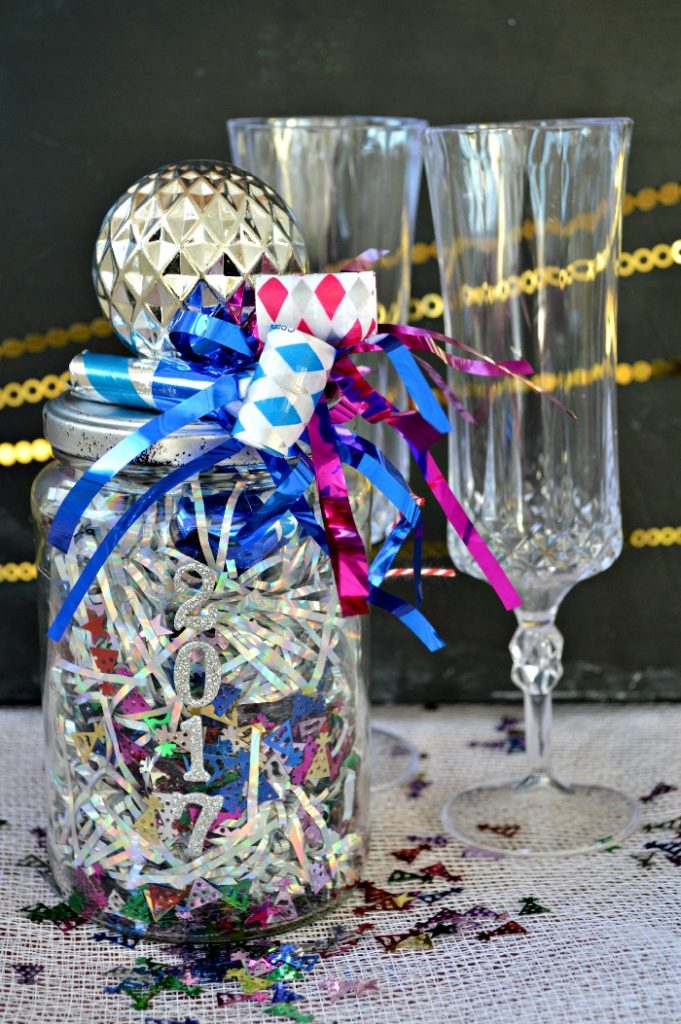 New Year's Eve Mason Jar Ideas - New Year's Eve Party Ideas with Mason Jars - New Year's Mason Jar Crafts.
