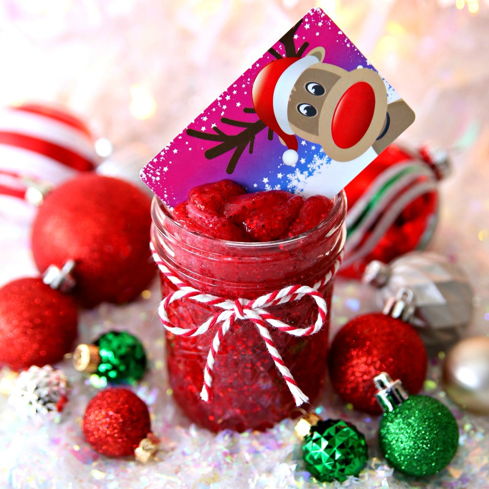 Mason Jar Christmas Gift Card Holder with Slime. Mason Jar Holiday Gift Card Holders. Mason Jar Christmas Gift Card Holder Ideas. Creative ways to Package Gift Cards in Mason Jars.