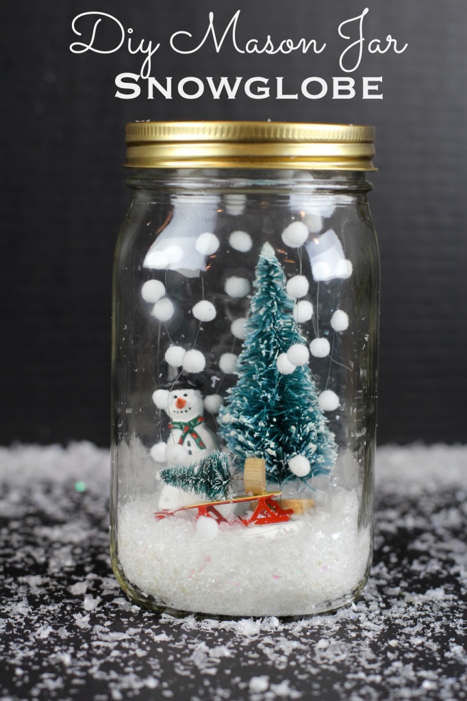 Falling Snow Mason Jar Snow Globe. Mason Jar Snow Globe Craft Ideas. Bottle Brush Trees in Mason Jar Snow Globes. How to Make a Snow Globe in a Jar. Kids Craft Ideas for Christmas with Mason Jars. Gift Ideas in Mason Jars. Winter Crafts Ideas with Snow Globes. Mason Jar Crafts for Christmas. 