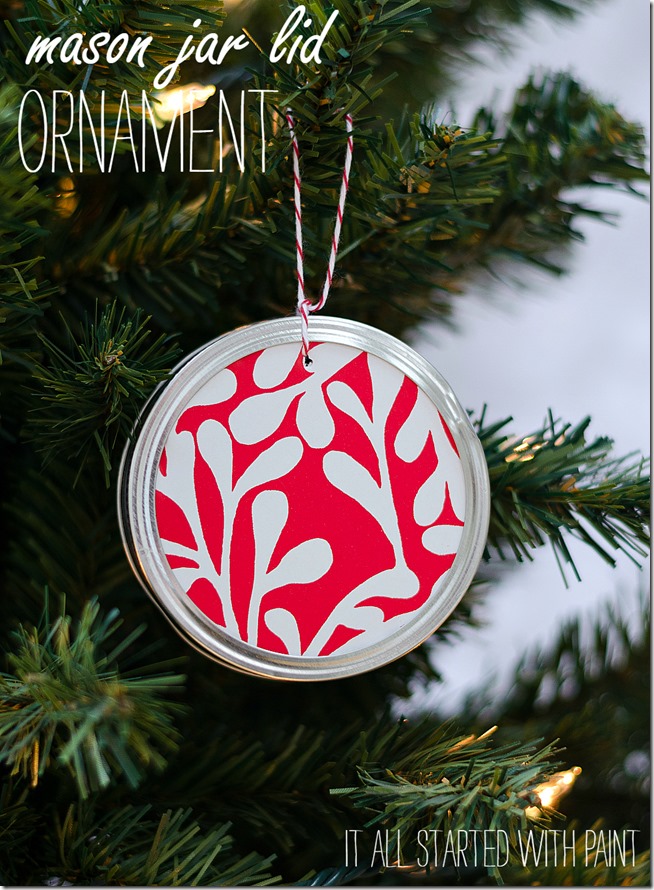 Mason Jar Christmas Ornament Craft Ideas. DIY Mason Jar Ornaments - Christmas Crafts with Mason Jars - Homemade Ornament Craft Ideas. Mini Mason Jar Ornaments tutorial. Mason Jar Lid Ornaments. Mason Jar Lid Mini Wreath Ornaments.