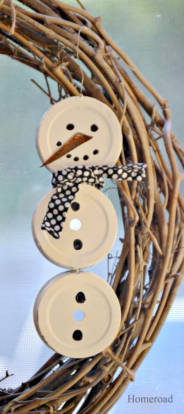 Mason Jar Lid Snowman Wreath. Unique Christmas Crafts with Mason Jars and Lids. Mason Jar Holiday Craft Ideas. Mason Jar Lid Winter Craft Ideas. Mason Jar Lid Wreaths. Mason Jar Lid Snowman.