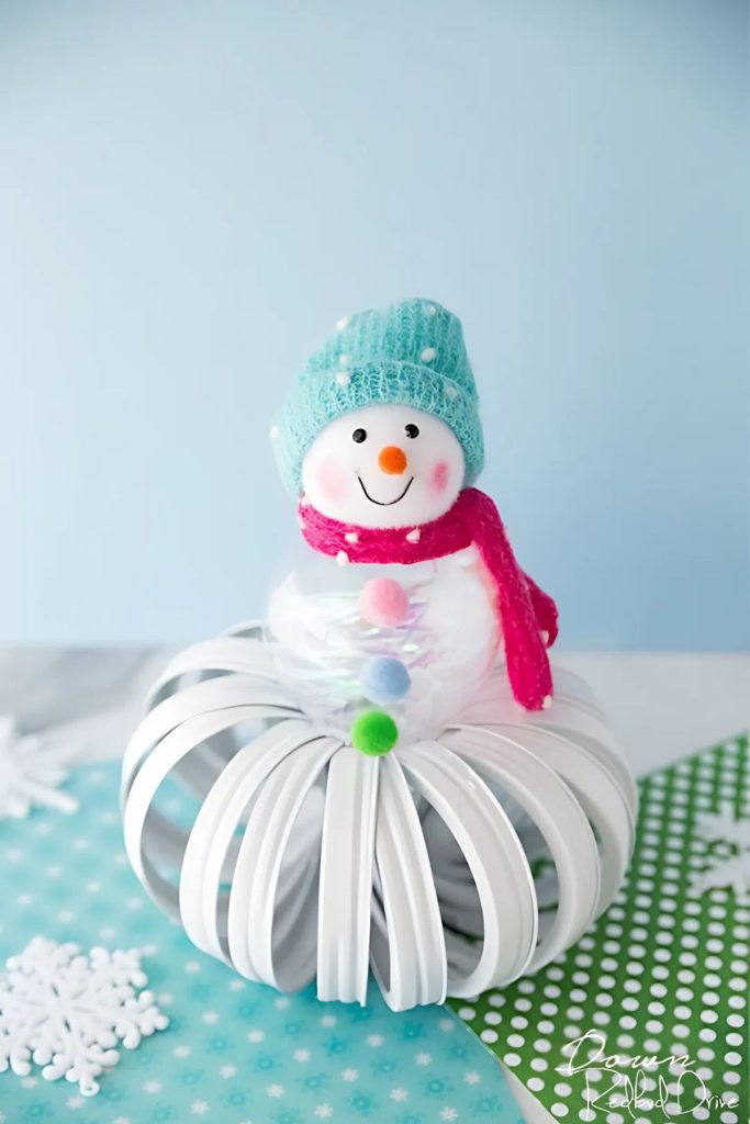 Mason Jar Lid Snowman Craft. Unique Christmas Crafts with Mason Jars and Lids. Mason Jar Holiday Craft Ideas. Mason Jar Lid Winter Craft Ideas. Mason Jar Lid Wreaths. Mason Jar Lid Snowman.