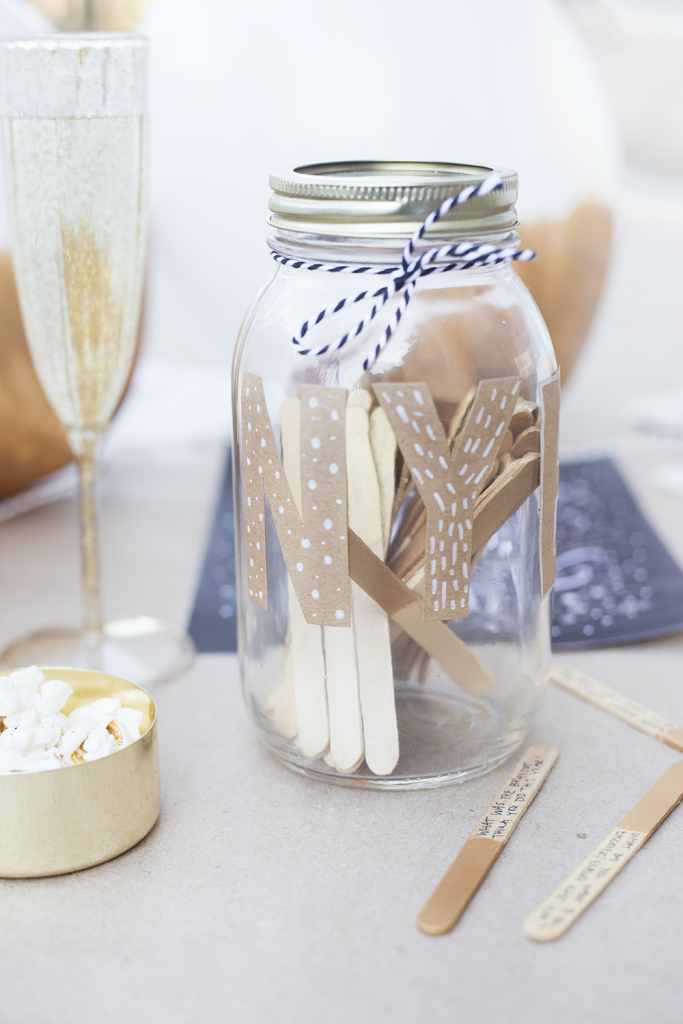 New Year's Reflection Jar. New Year's Eve Mason Jar Ideas - New Year's Eve Party Ideas with Mason Jars - New Year's Mason Jar Crafts.