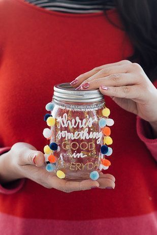 New Year's Eve Mason Jar Ideas - New Year's Eve Party Ideas with Mason Jars - New Year's Mason Jar Crafts.