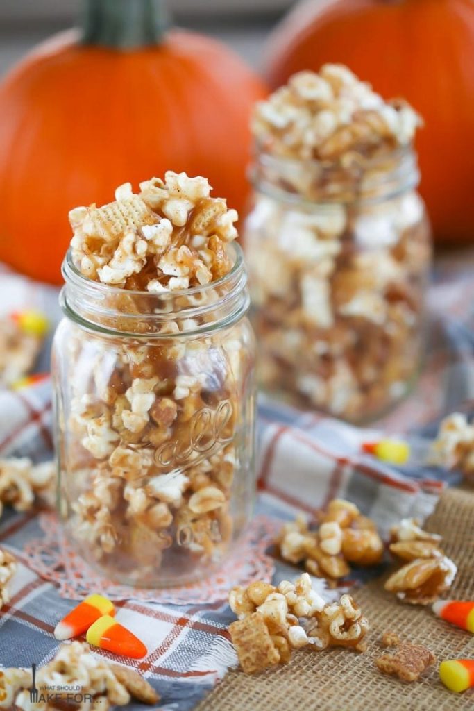 Popcorn in Mason Jars. Popcorn Recipe Ideas for National Popcorn Day. Sweet and Spicy Caramel Popcorn Recipe. Gourmet Popcorn Recipes. Popcorn Mason Jar Gift Ideas. Popcorn Mason Jar Wedding Favor Ideas.