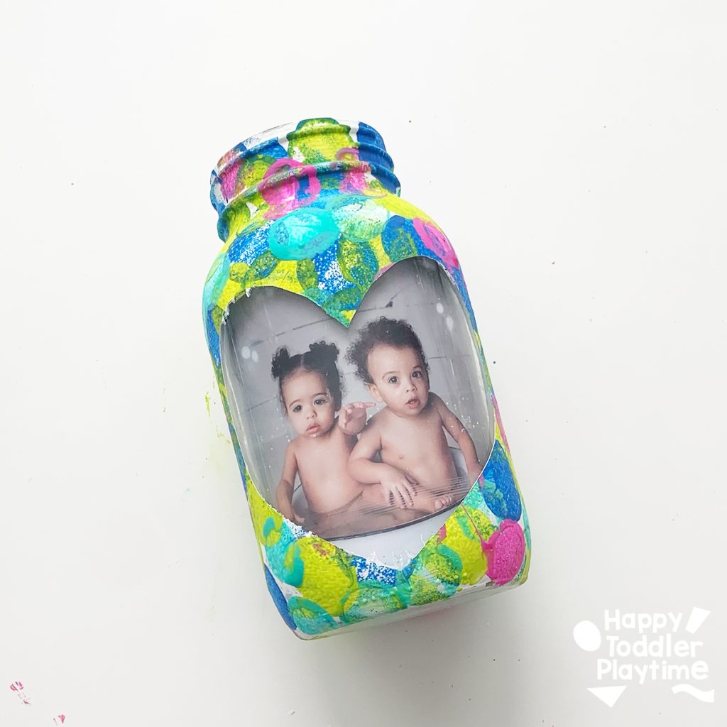 Valentine's Mason Jar Crafts for Kids - Kid's Crafts Ideas for Valentine's Day with Mason Jars.