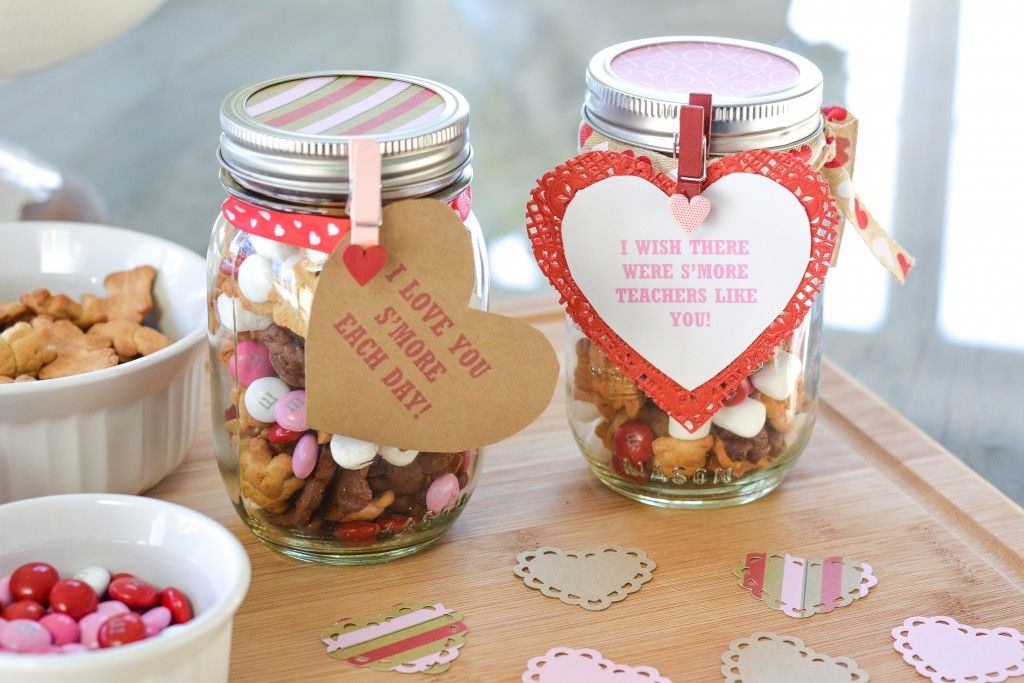 S'mores in Mason Jars Valentine's Gift with Free Printable. Valentine Mason Jar Crafts. Mason Jar Valentine's Day Craft Ideas. Gift Ideas in Mason Jars for Valentine's Day. 55+ Valentine Jar Crafts & More
