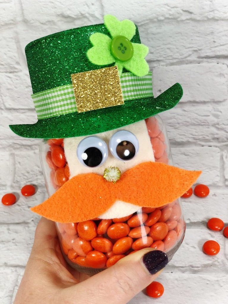Leprechaun Mason Jar Craft. Mason Jar Crafts for St. Patrick's Day - Shamrock Crafts for St. Pat's - Pot of Gold Crafts with Mason Jars - Leprechaun Crafts for St. Patrick's Day with Mason Jars - Kids Crafts for St. Patrick's Day
