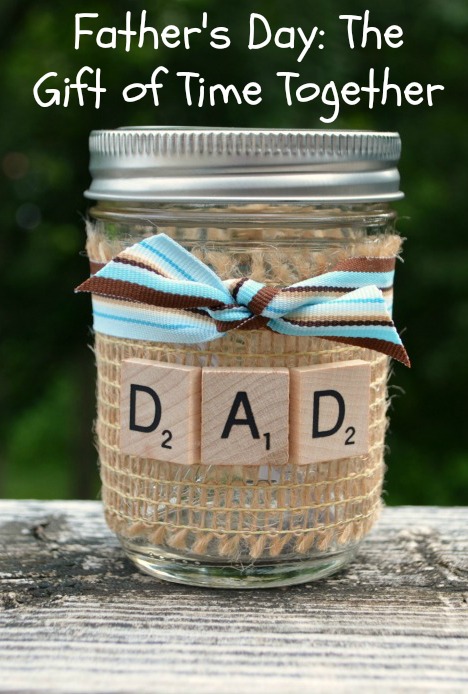 Father's Day Gift Ideas in Mason Jars. Homemade Father's Day Crafts.  Kid's Crafts for Father's Day. Easy Father's Day Crafts with Mason Jars. Mason Jar Crafts. Mason Jar Kid's Crafts.