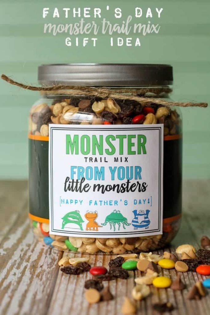 Father's Day Gift Ideas in Mason Jars. Homemade Father's Day Crafts.  Kid's Crafts for Father's Day. Easy Father's Day Crafts with Mason Jars. Mason Jar Crafts. Mason Jar Kid's Crafts.
