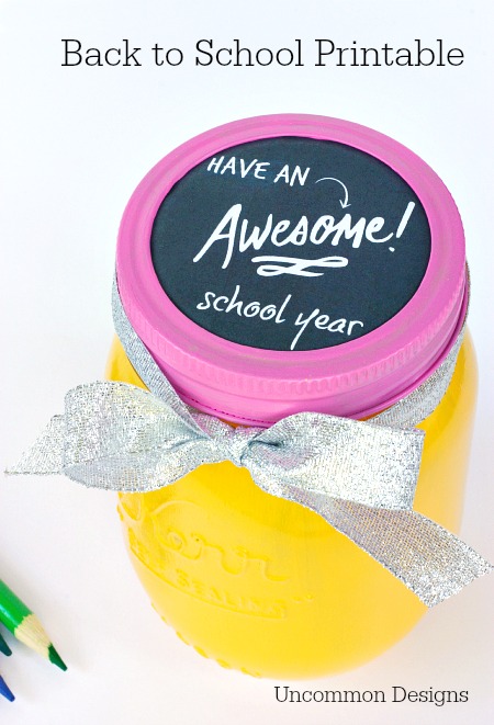 Pencil Mason Jar Idea. Mason Jar Craft Ideas for Back to School, Teacher Gift Mason Jars - Mason Jar Gift Ideas for Teachers - School Themed Mason Jars. Mason Jar Pencil Holders Themed for School, Students, Teachers. Back to School Teacher Gift Ideas. Holiday Teacher Gift Ideas with Mason Jars. DIY Teacher Gift Ideas.